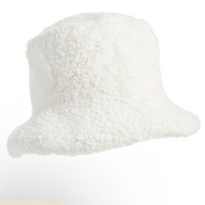 NEW! Open Edit Plush Faux Fur Bucket Hat from Nordstrom Soft Adjustable Ivory